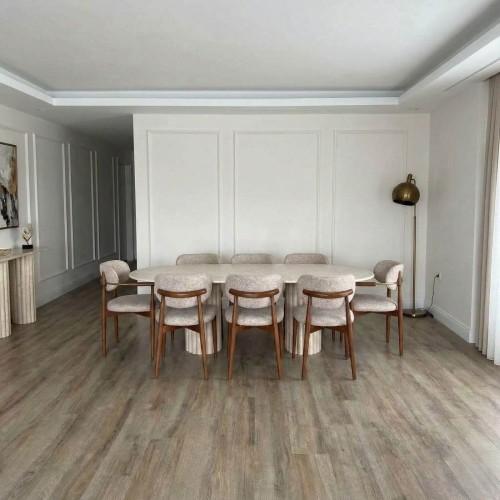 طاولة الترافرتين