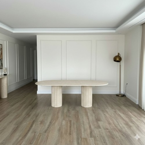 طاولة الترافرتين